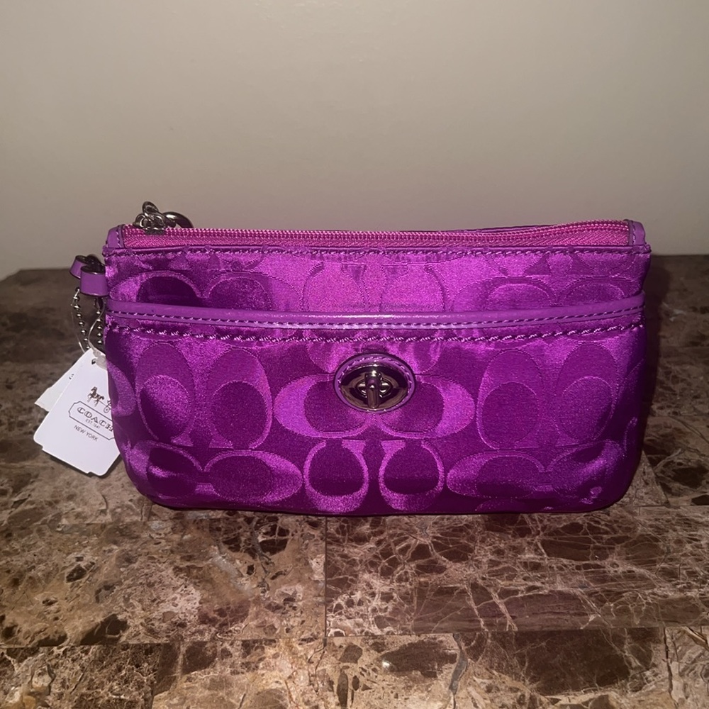 NWT Coach Purple Wristlet Clutch with Signature Monogram - Picture 2 of 7